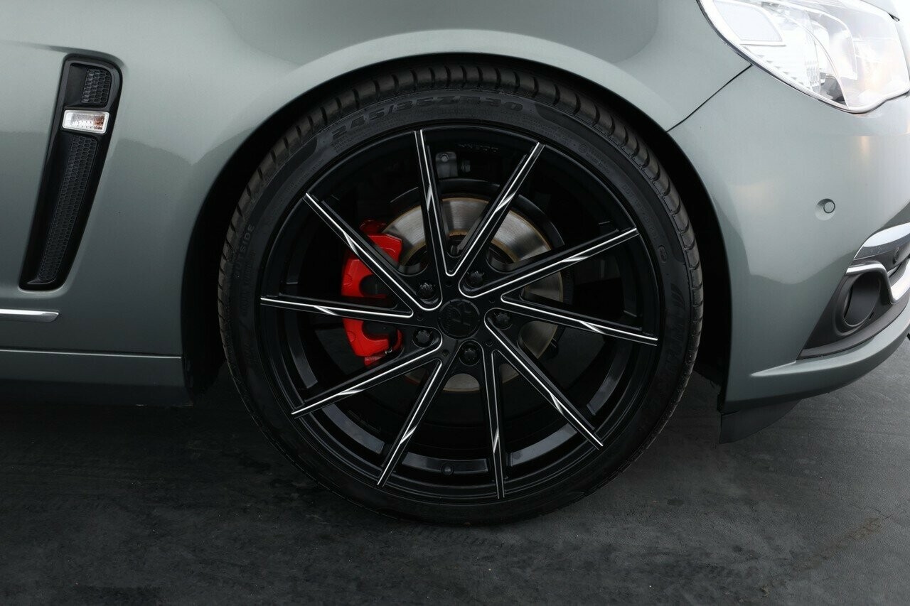 Holden Calais image 4