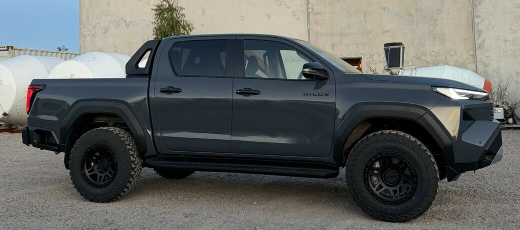 Toyota Hilux image 2