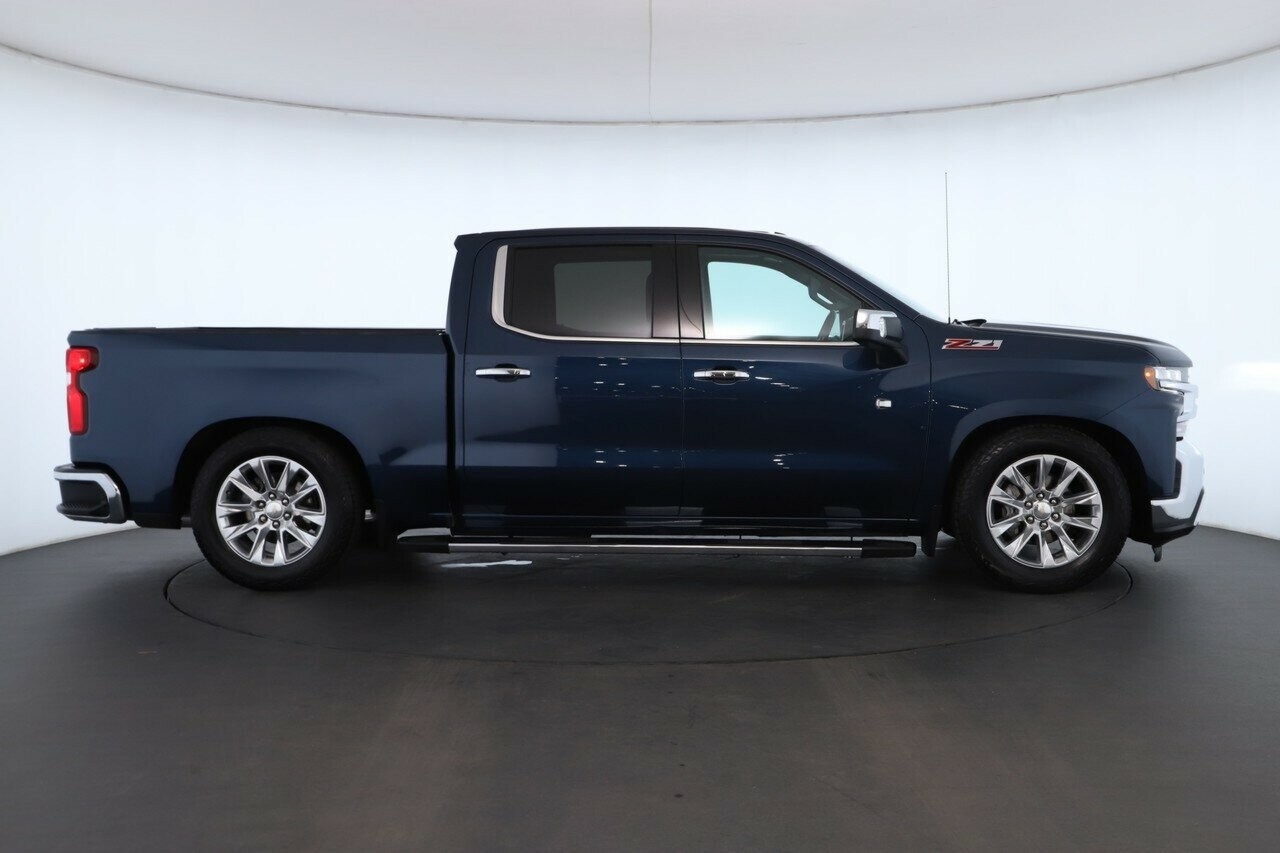 Chevrolet Silverado image 3