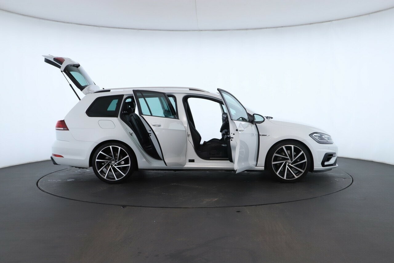 Volkswagen Golf image 2