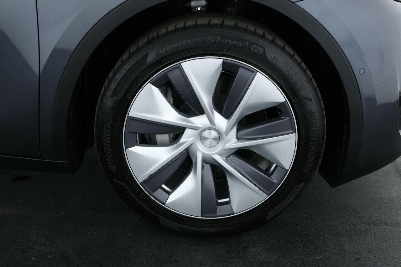 Tesla Model Y image 4
