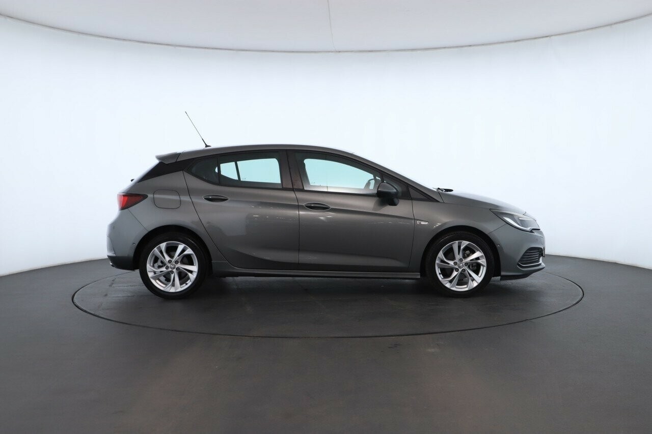 Holden Astra image 3