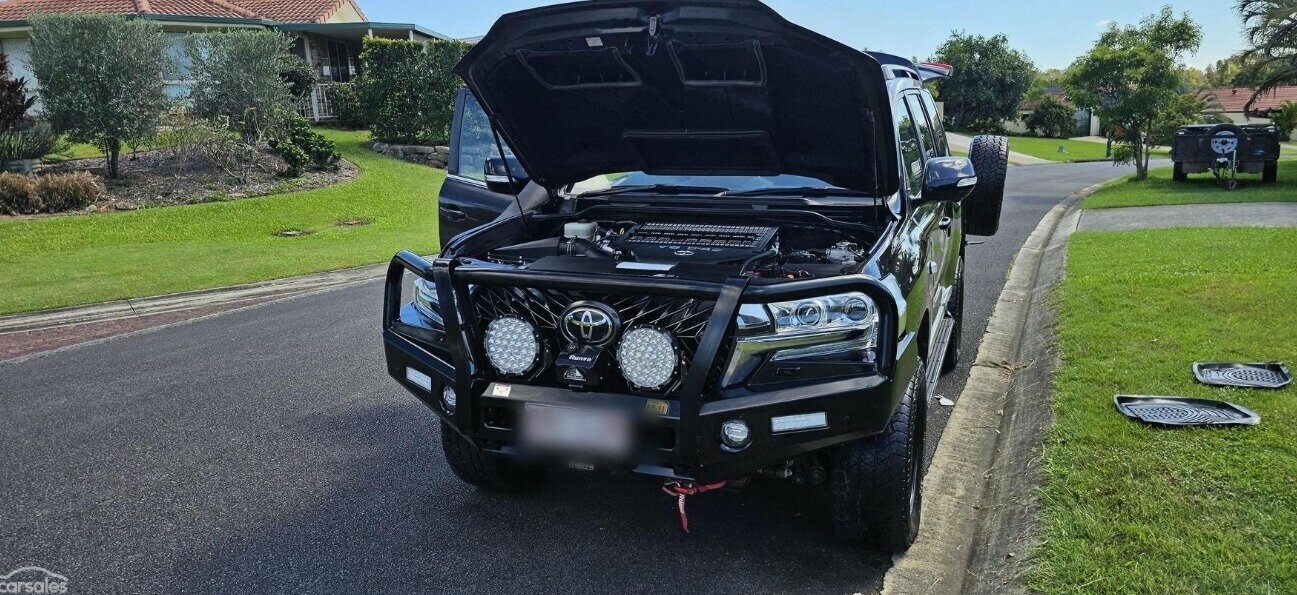 Toyota Landcruiser image 2