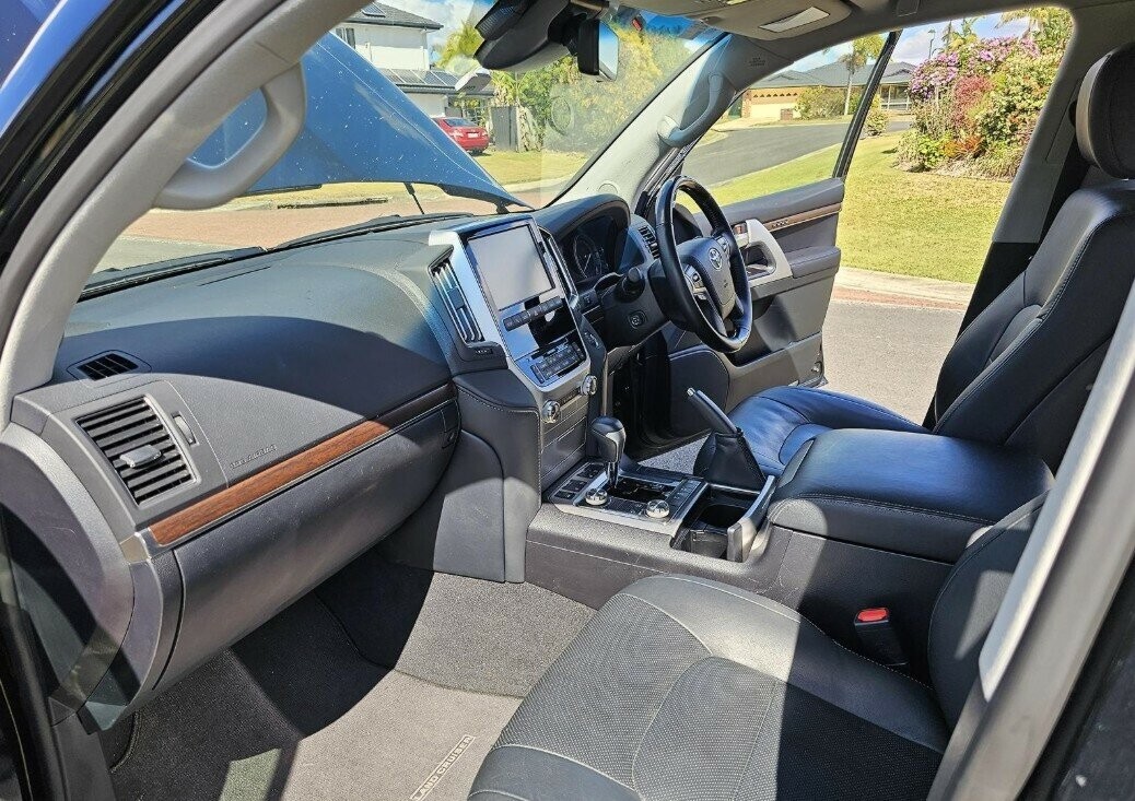 Toyota Landcruiser image 4