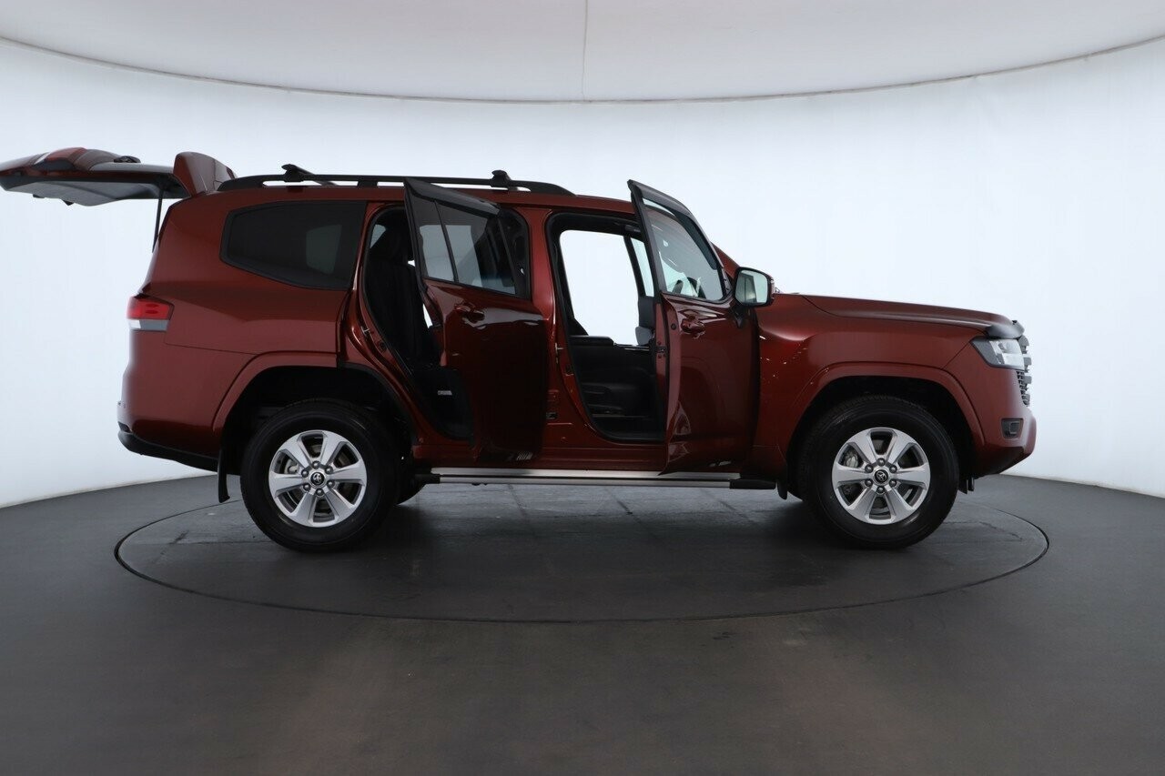 Toyota Landcruiser image 2