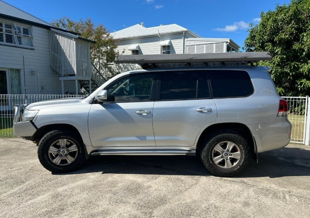 Toyota Landcruiser image 3