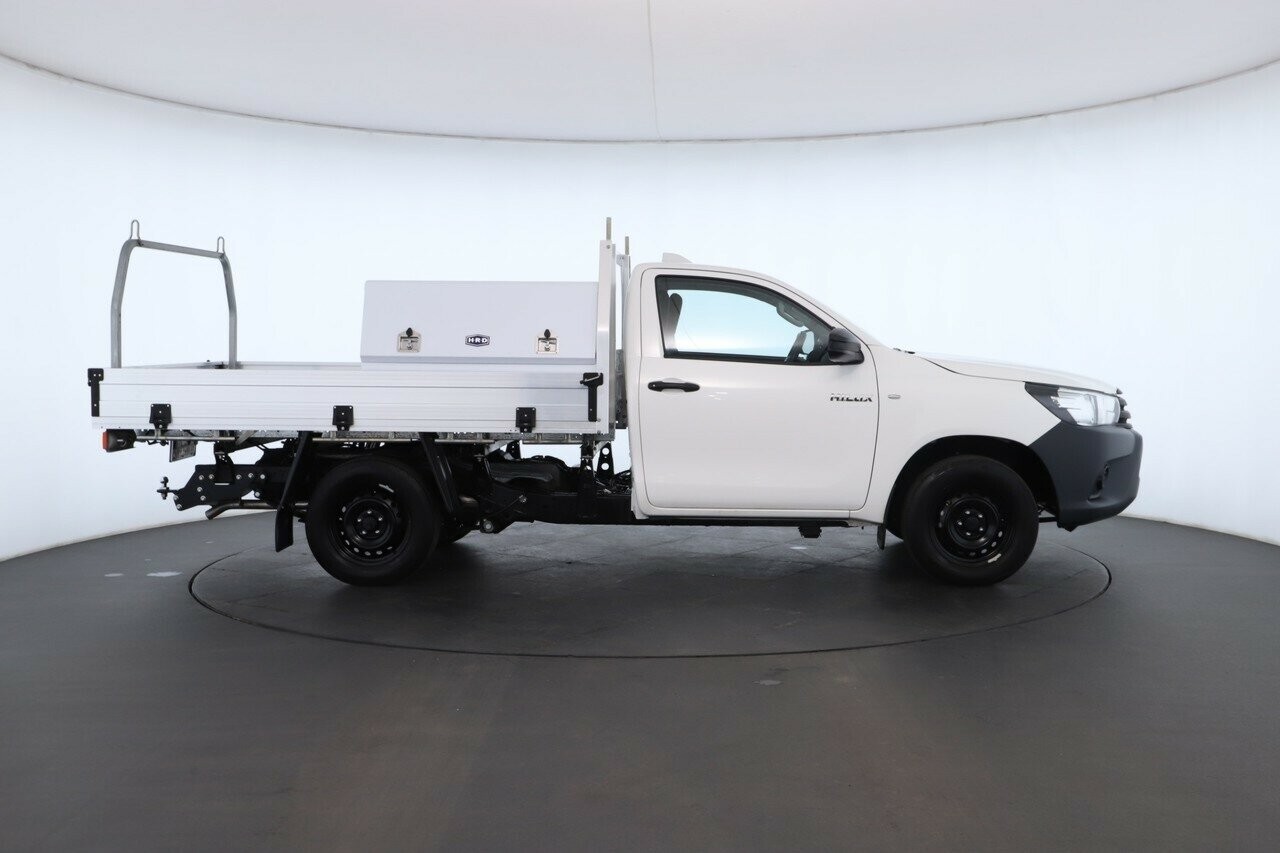 Toyota Hilux image 4