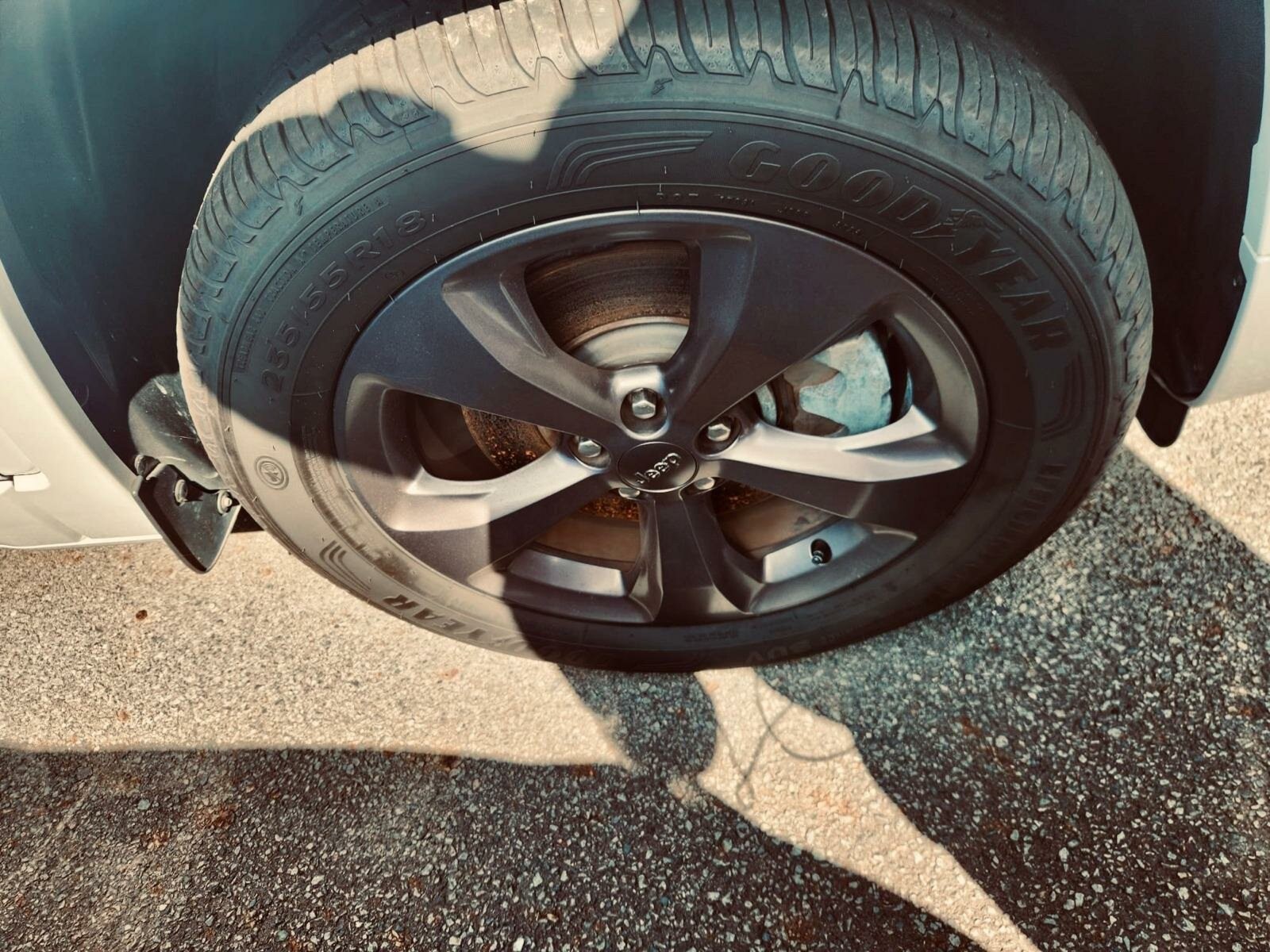 Jeep Cherokee image 2