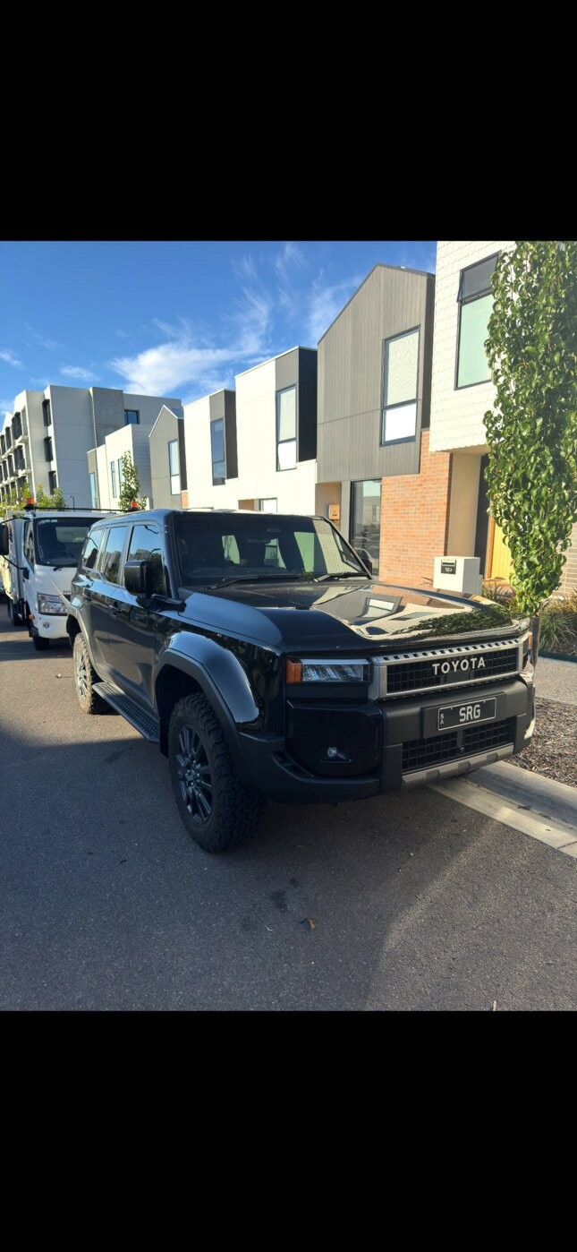 Toyota Landcruiser Prado image 1
