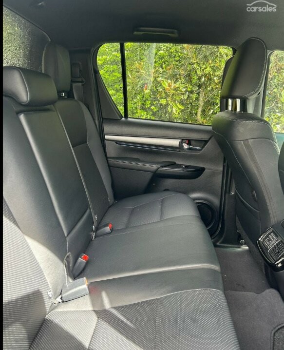 Toyota Hilux image 3