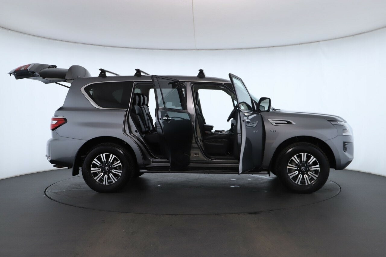 Nissan Patrol image 2