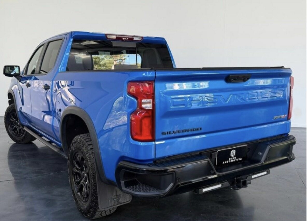 Chevrolet Silverado image 3