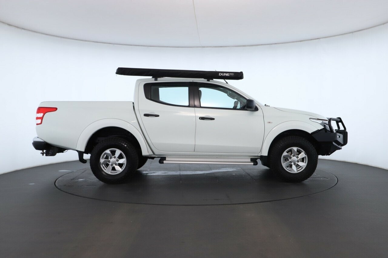 Mitsubishi Triton image 3