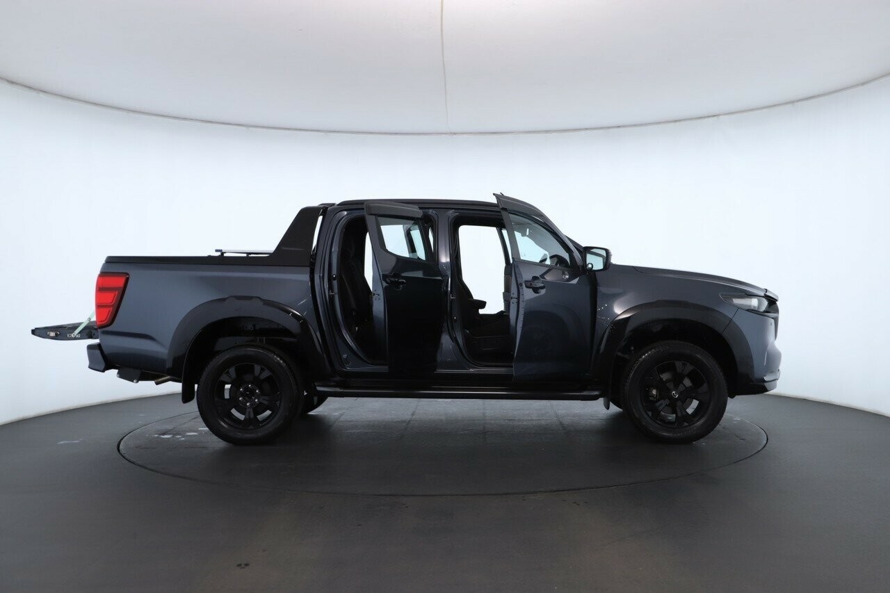 Mazda Bt-50 image 2