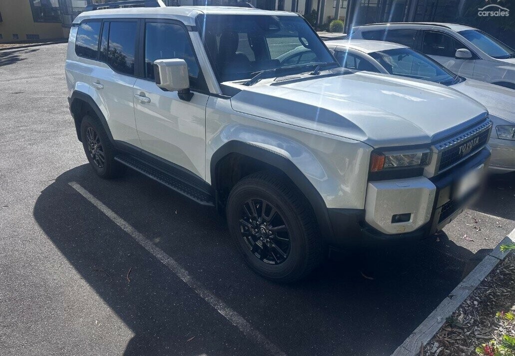 Toyota Landcruiser Prado image 1