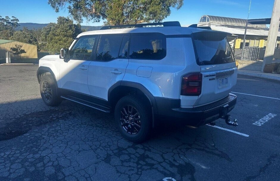 Toyota Landcruiser Prado image 2