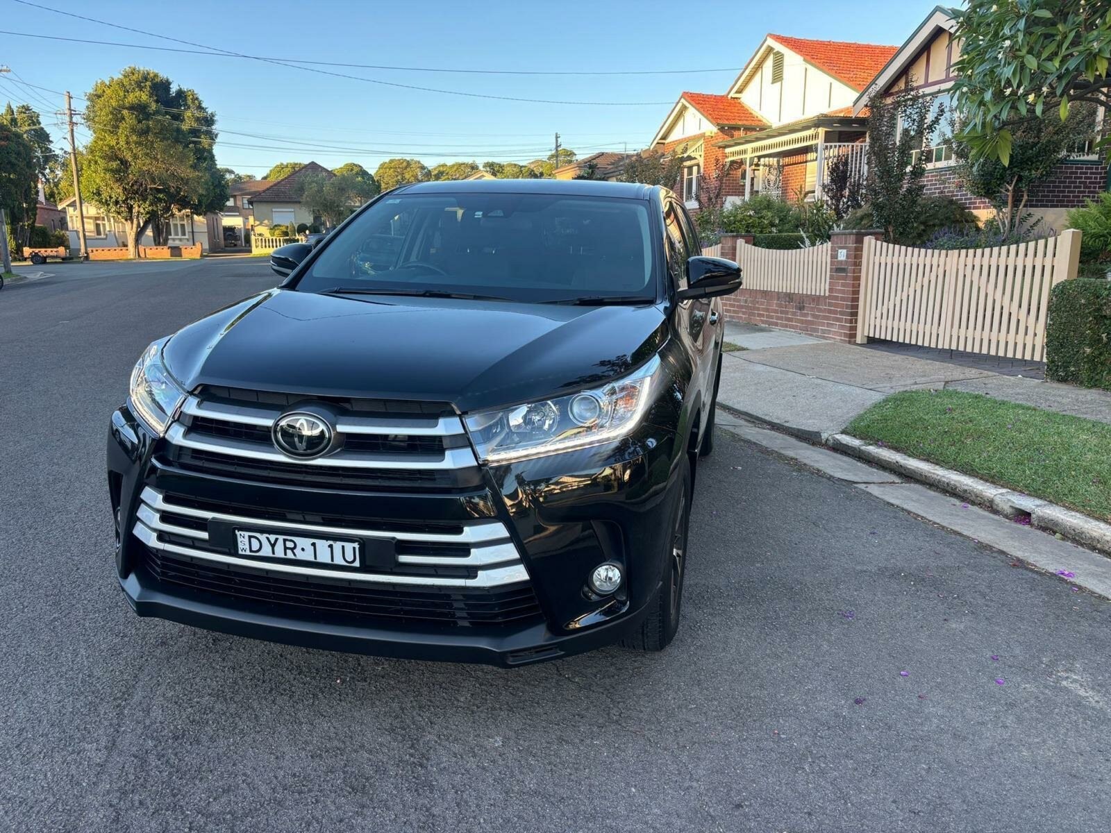 Toyota Kluger image 2