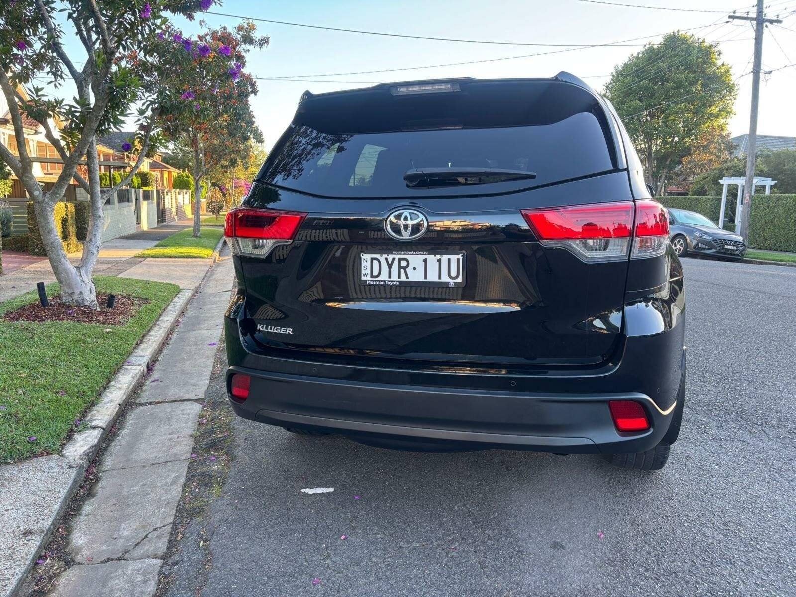 Toyota Kluger image 3