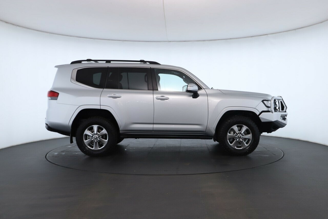 Toyota Landcruiser image 3