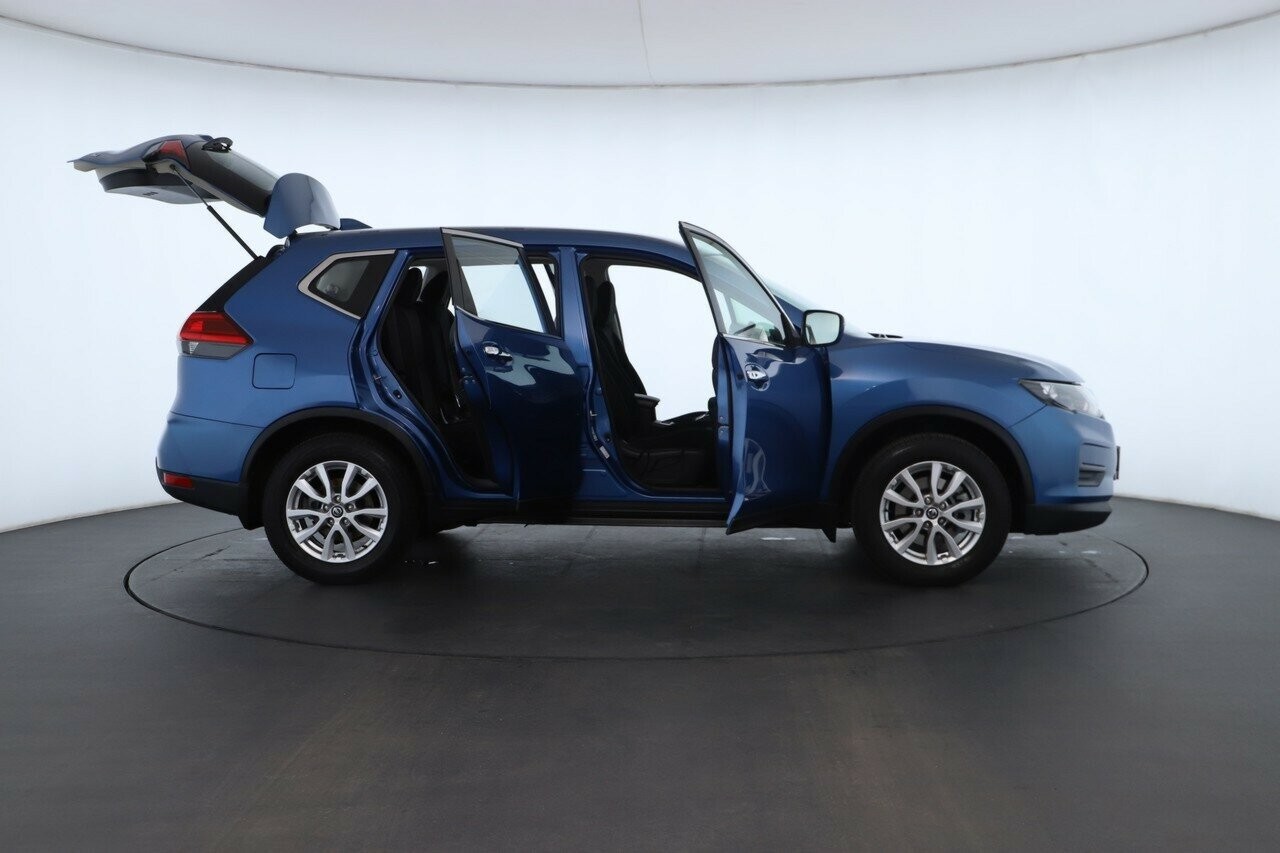 Nissan X-trail image 2