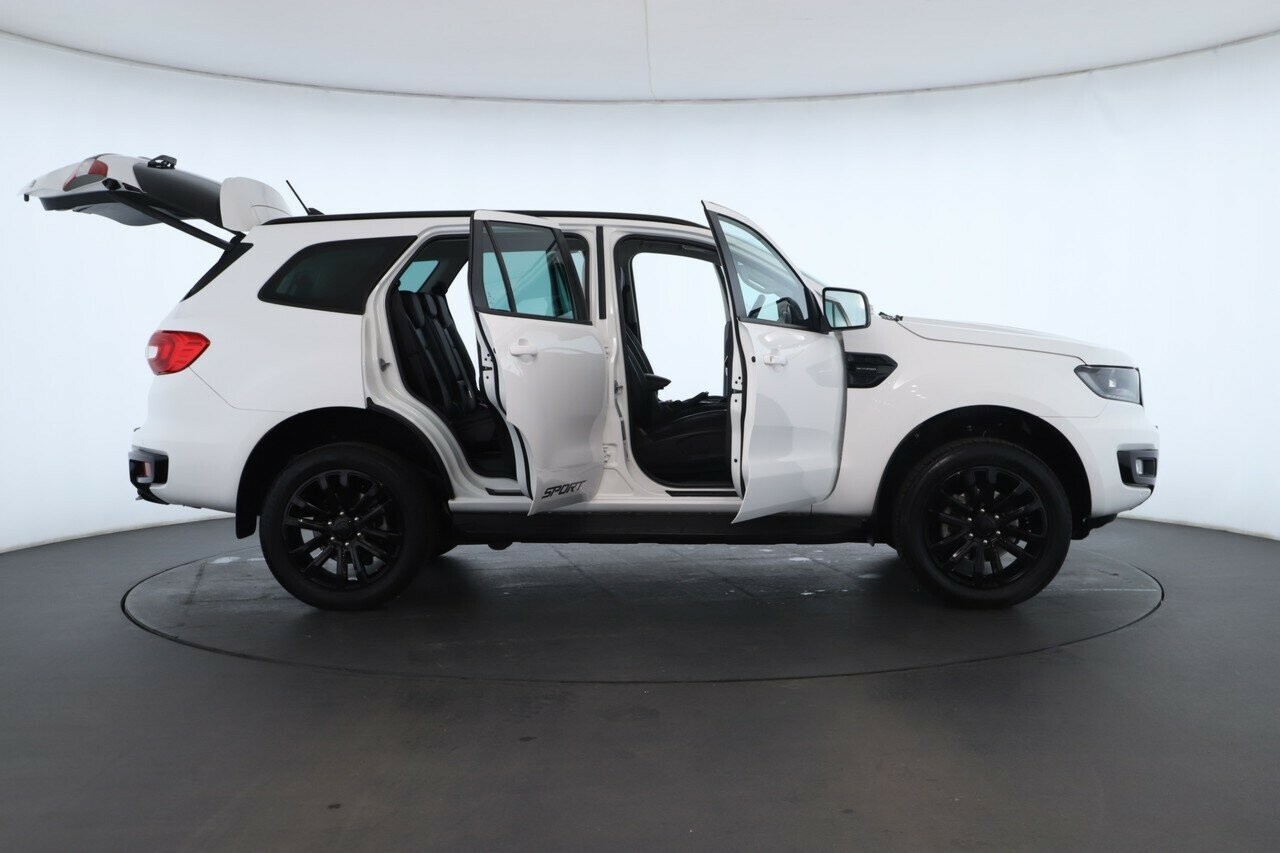Ford Everest image 2
