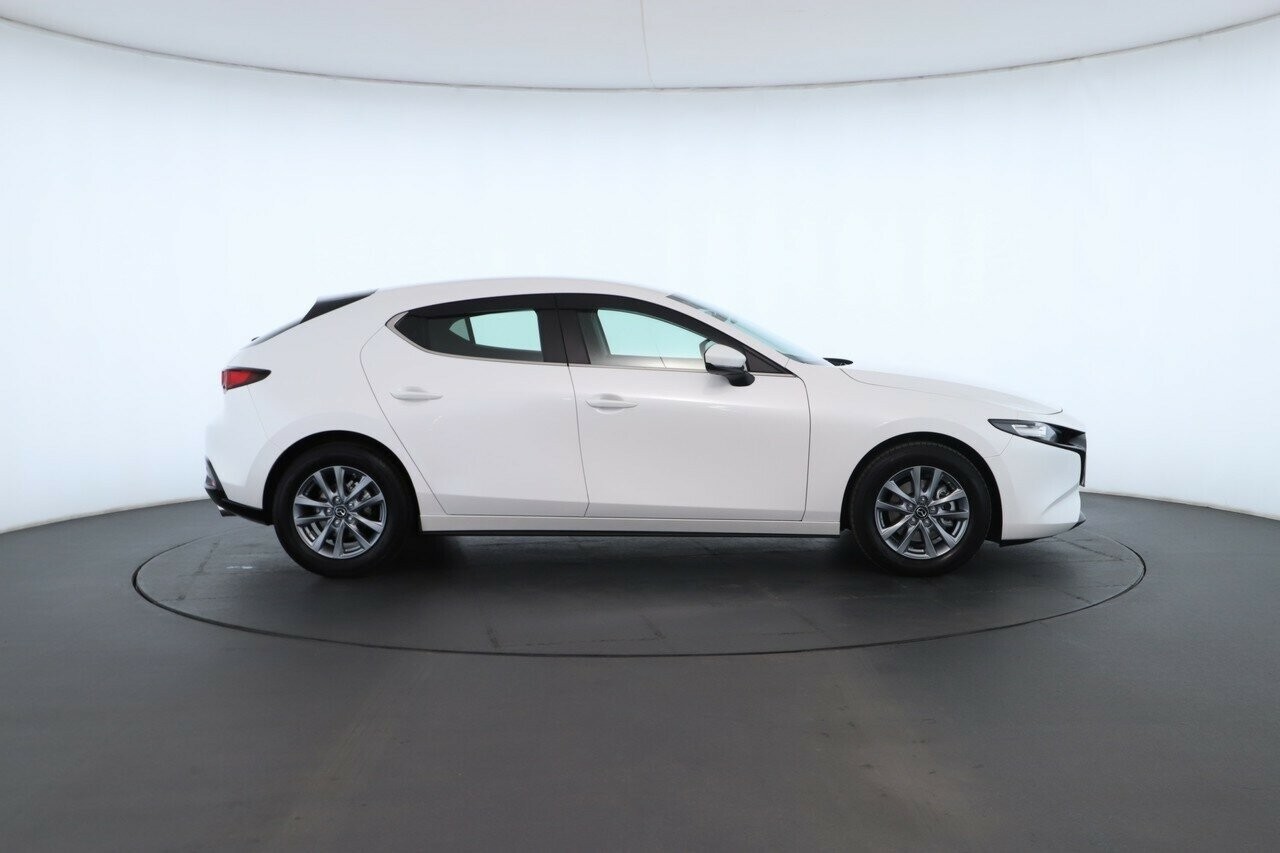 Mazda 3 image 3