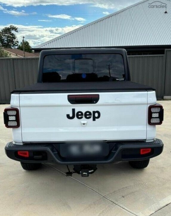 Jeep Gladiator image 4