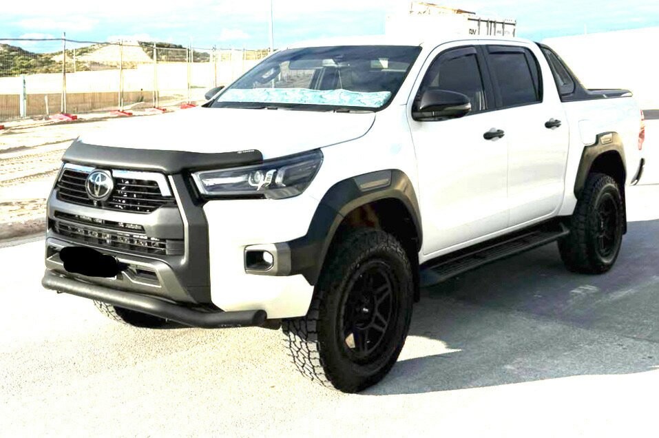 Toyota Hilux image 3