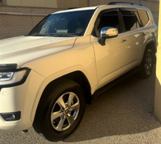 Toyota Landcruiser image 3