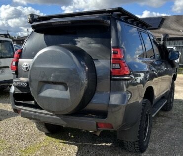 Toyota Landcruiser Prado image 3