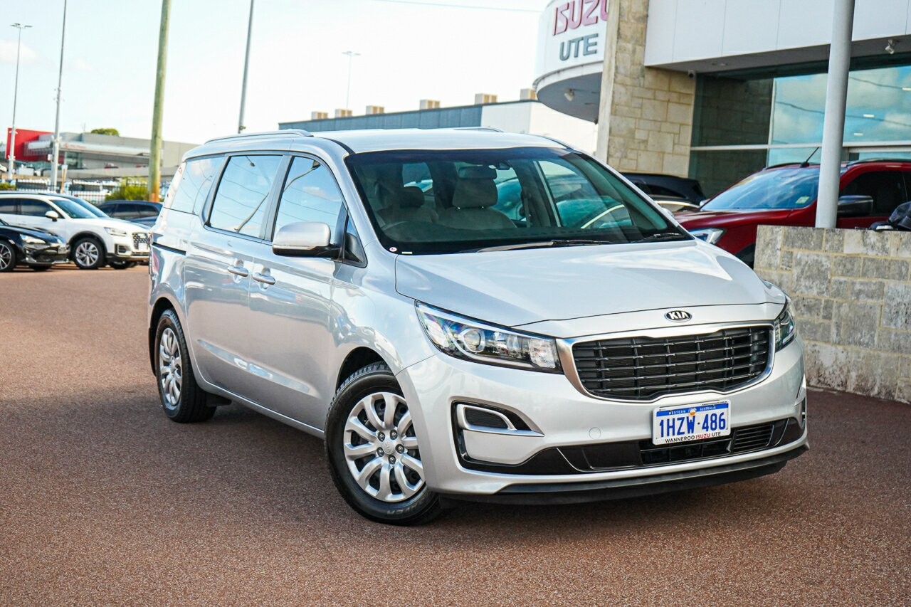 Kia Carnival image 1