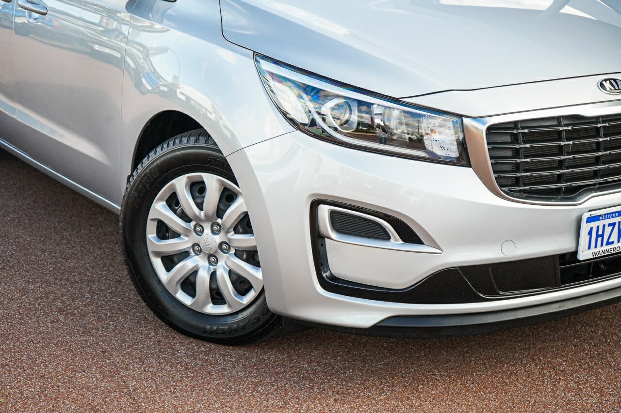 Kia Carnival image 2