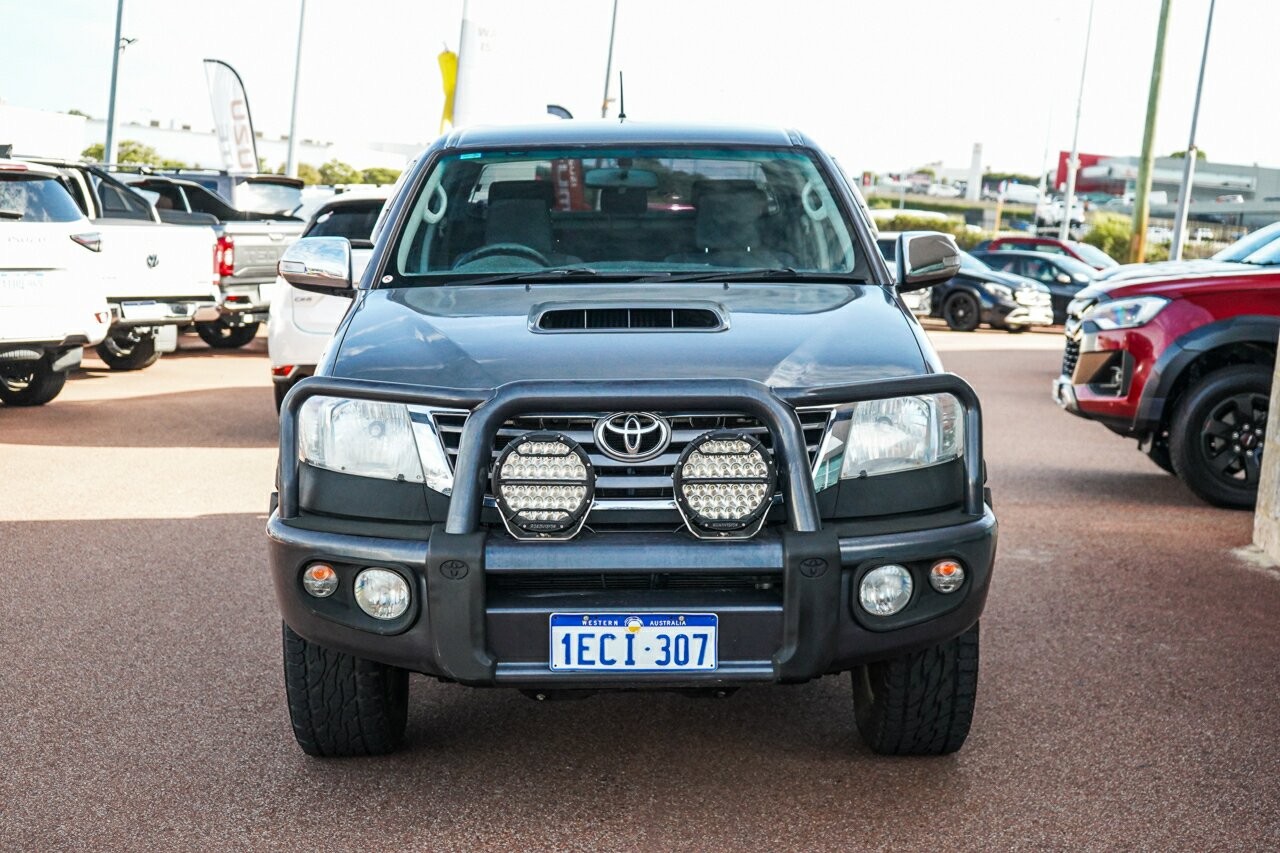 Toyota Hilux image 3