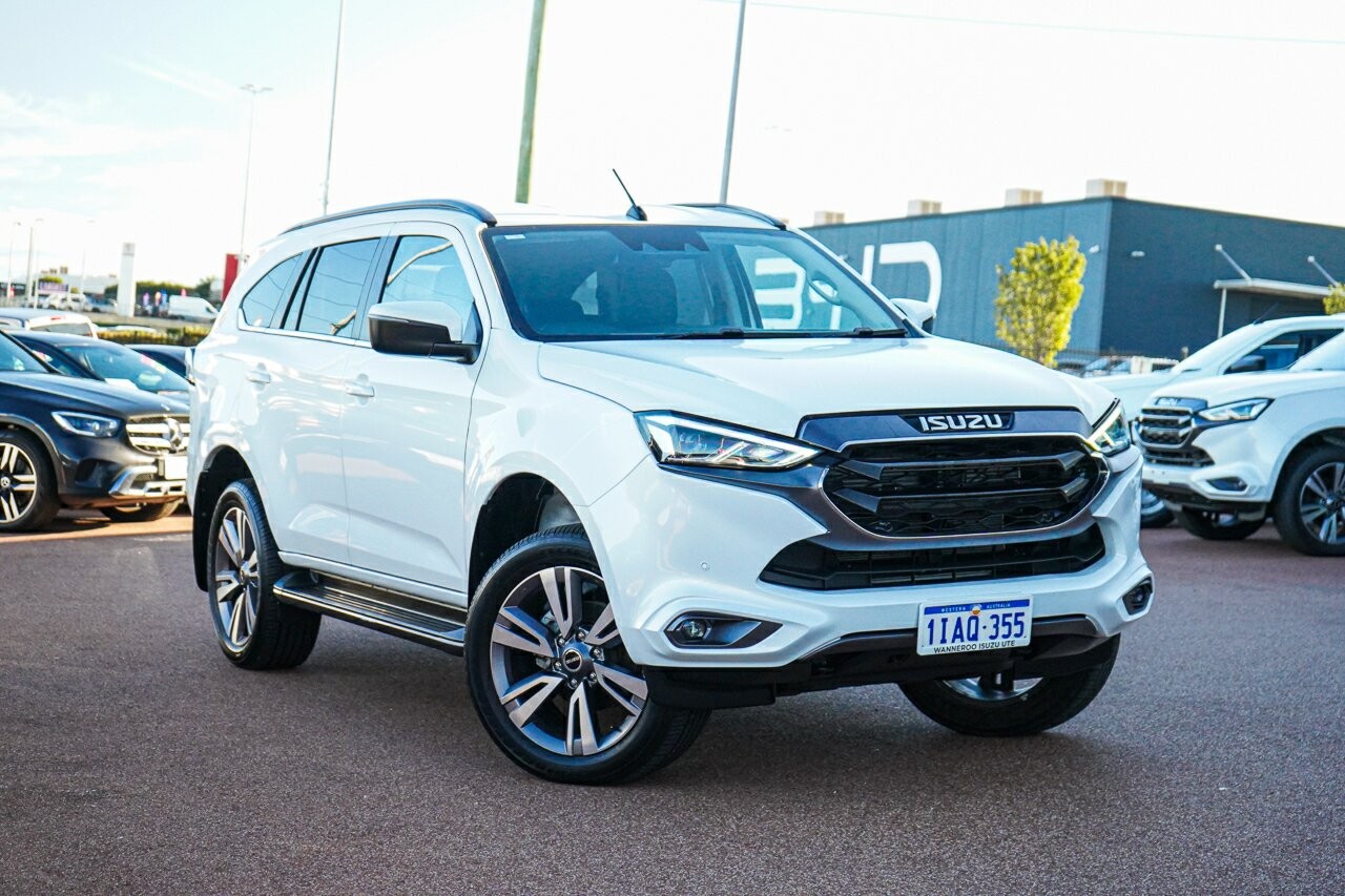 Isuzu Mu-x image 1