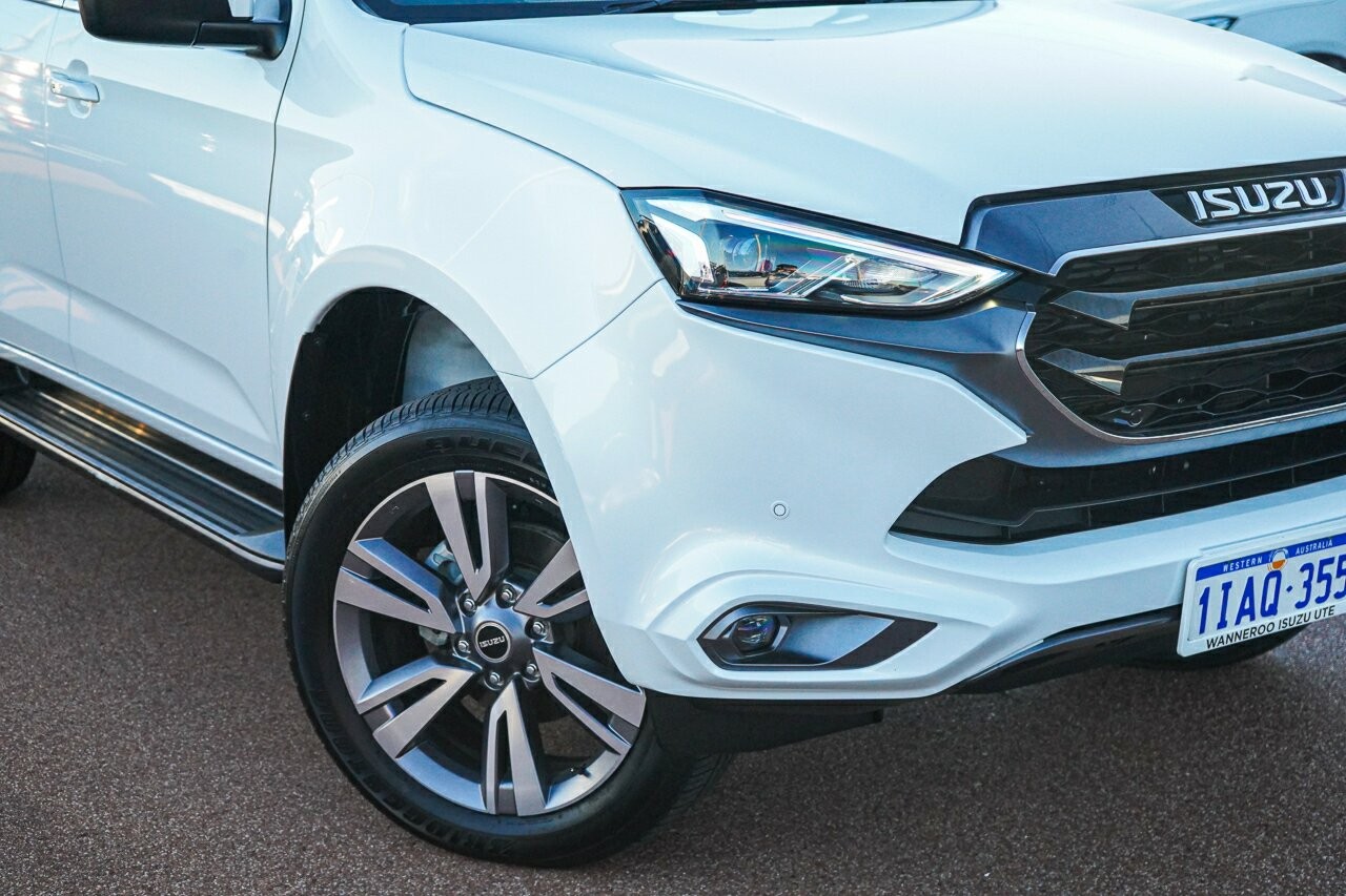 Isuzu Mu-x image 2