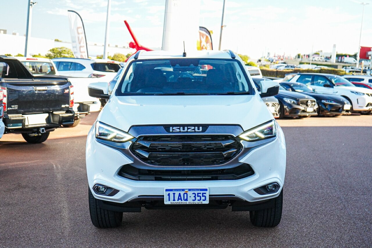 Isuzu Mu-x image 3