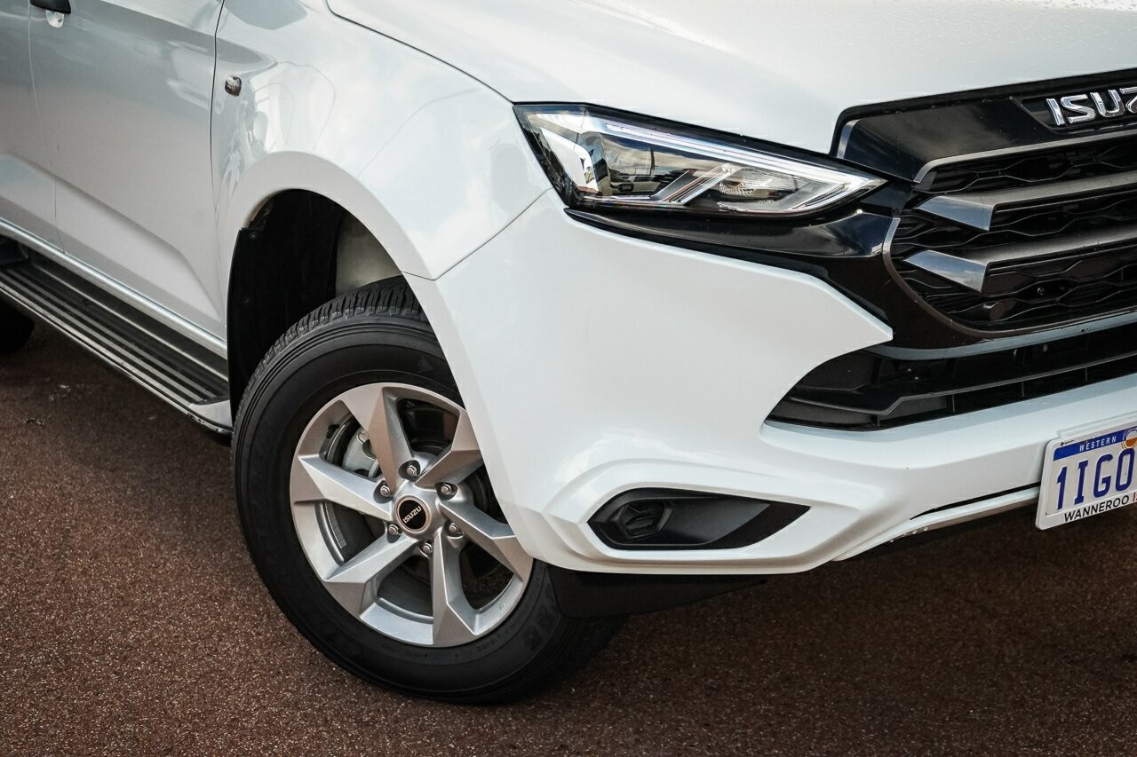Isuzu Mu-x image 2