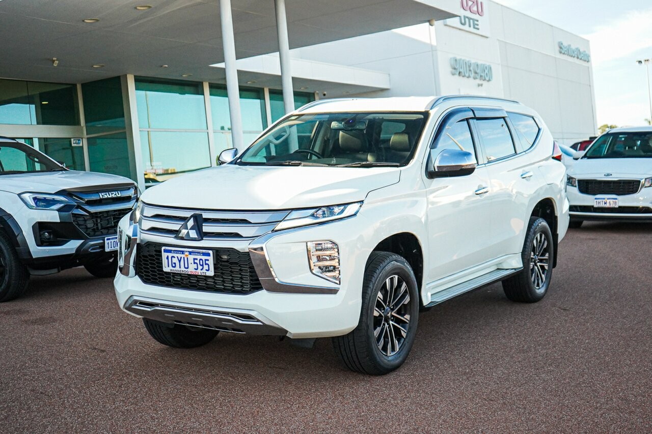 Mitsubishi Pajero Sport image 4