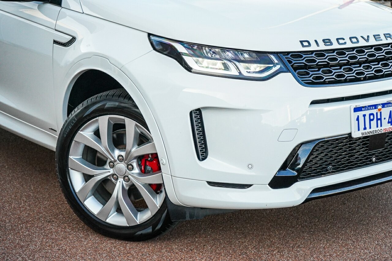 Land Rover Discovery Sport image 2