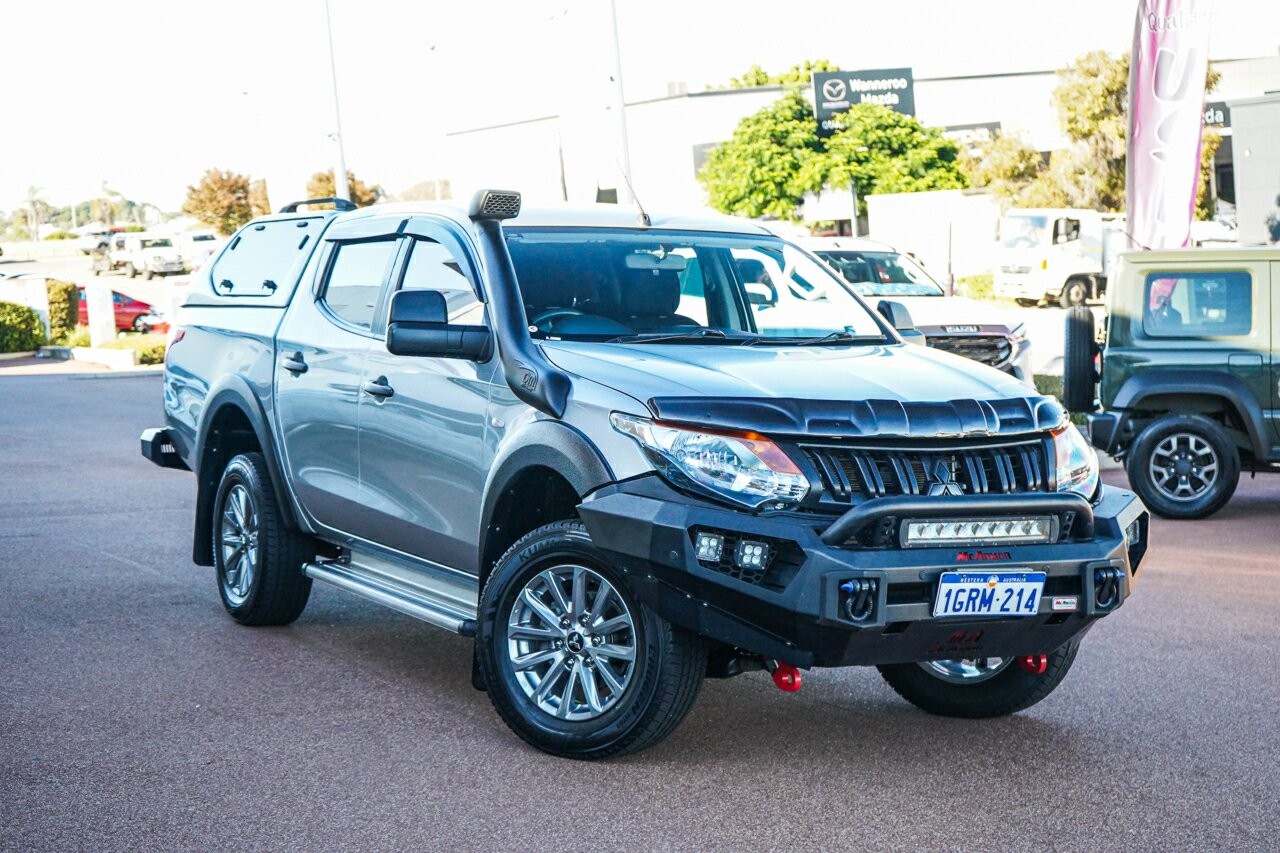 Mitsubishi Triton image 1
