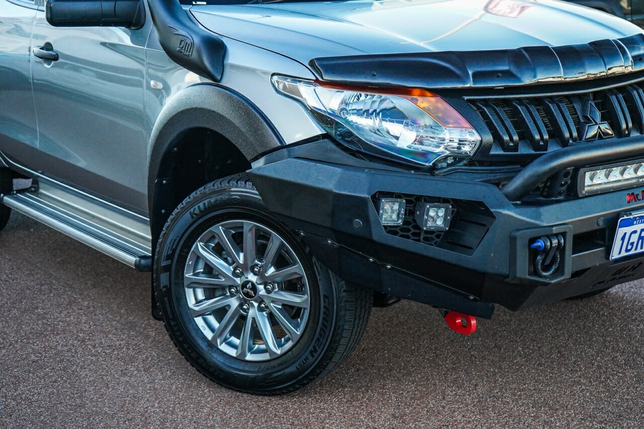 Mitsubishi Triton image 2