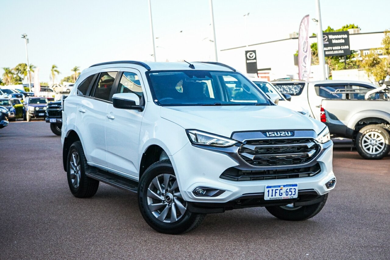 Isuzu Mu-x image 1