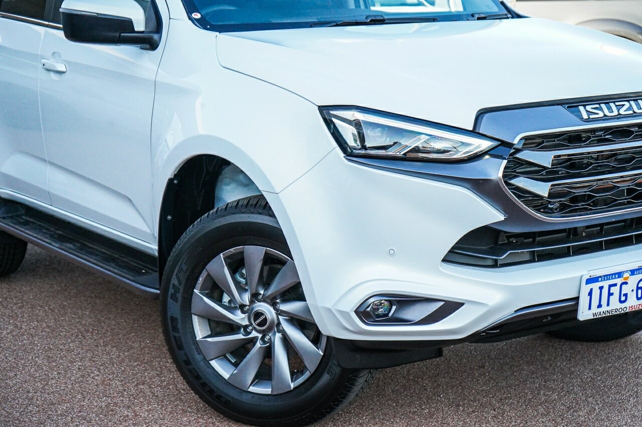 Isuzu Mu-x image 2