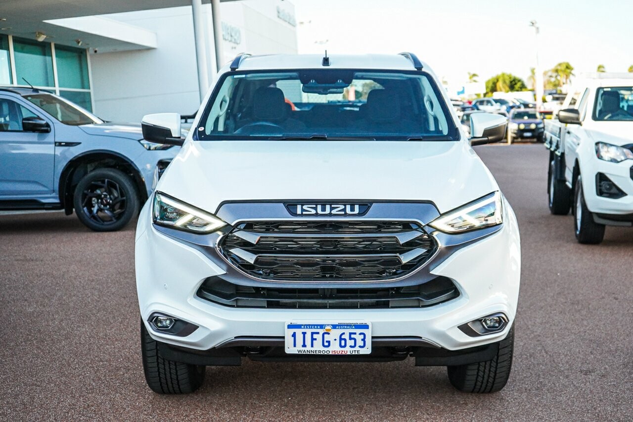 Isuzu Mu-x image 3