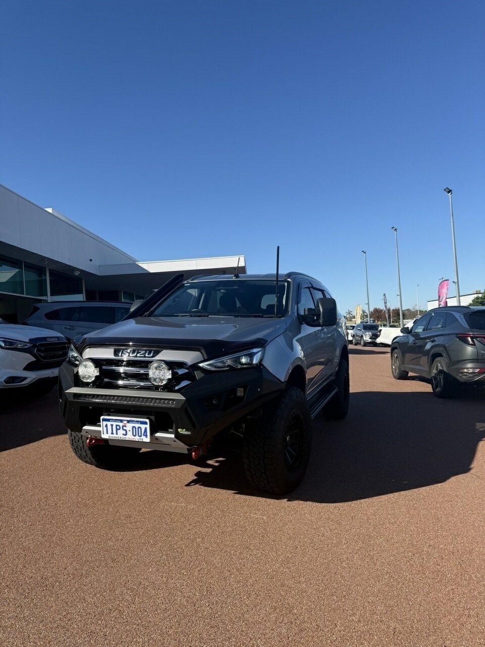 Isuzu Mu-x image 3
