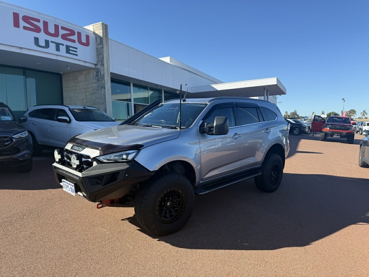 Isuzu Mu-x image 4
