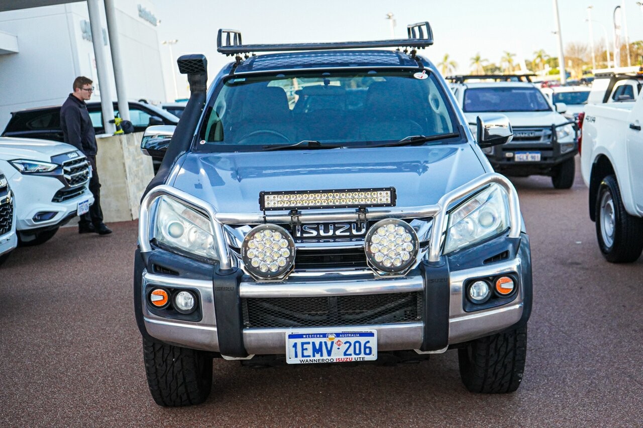 Isuzu Mu-x image 3