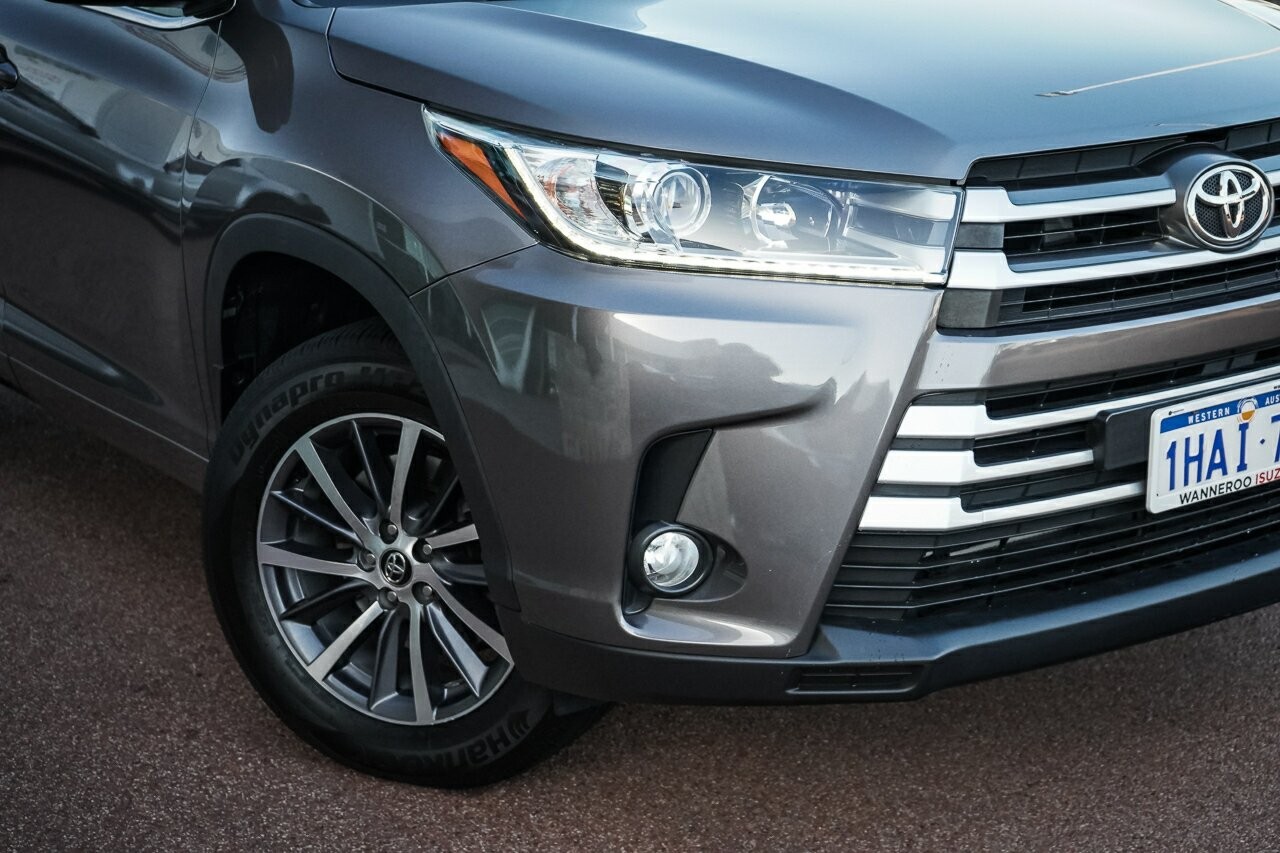 Toyota Kluger image 2