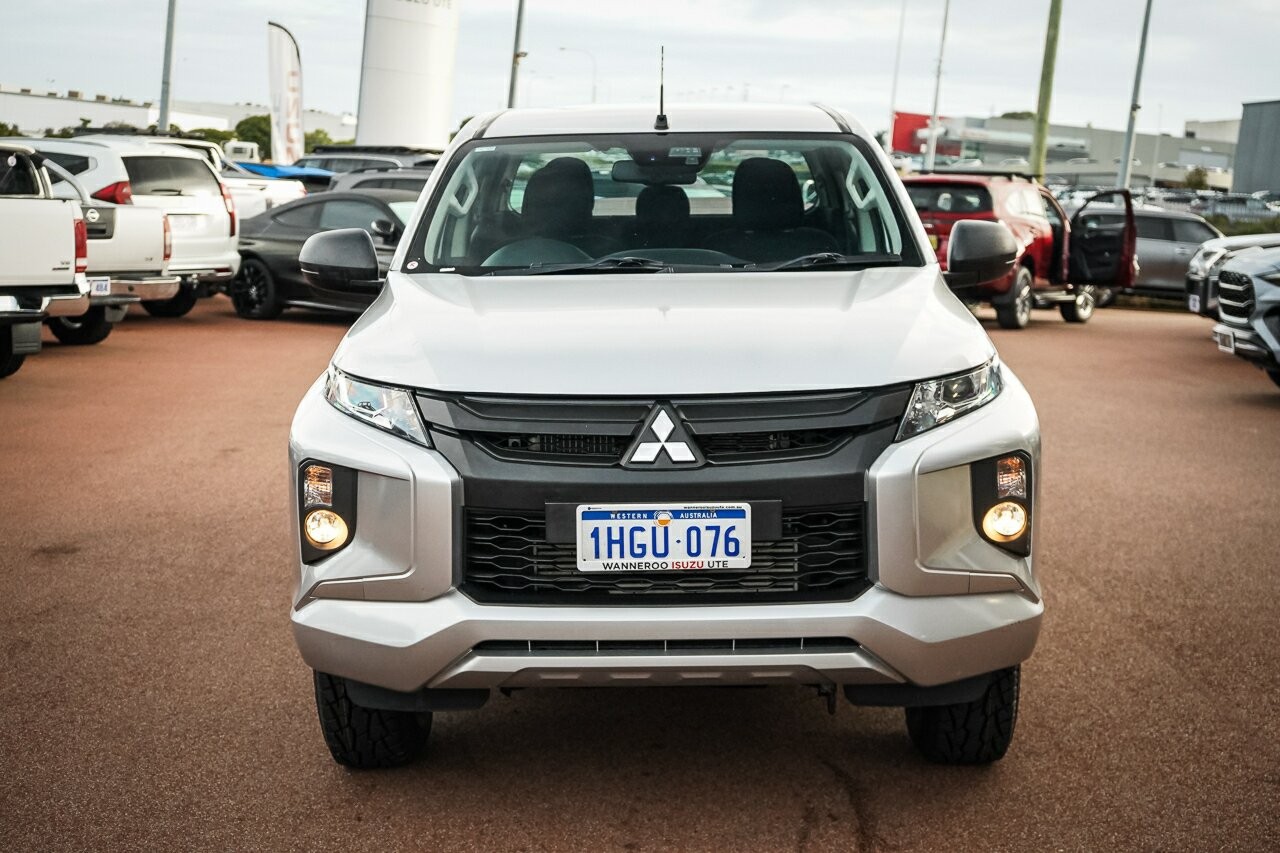 Mitsubishi Triton image 3