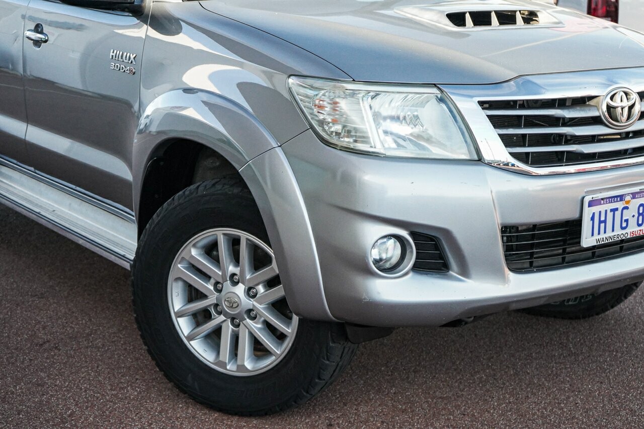 Toyota Hilux image 2